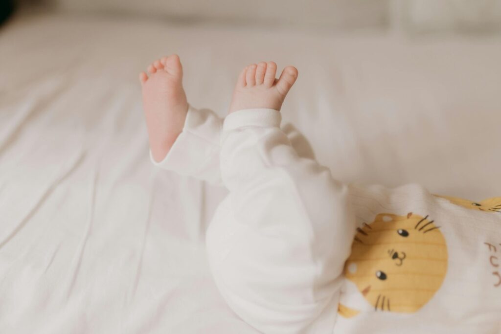 Les pieds d'un bébé